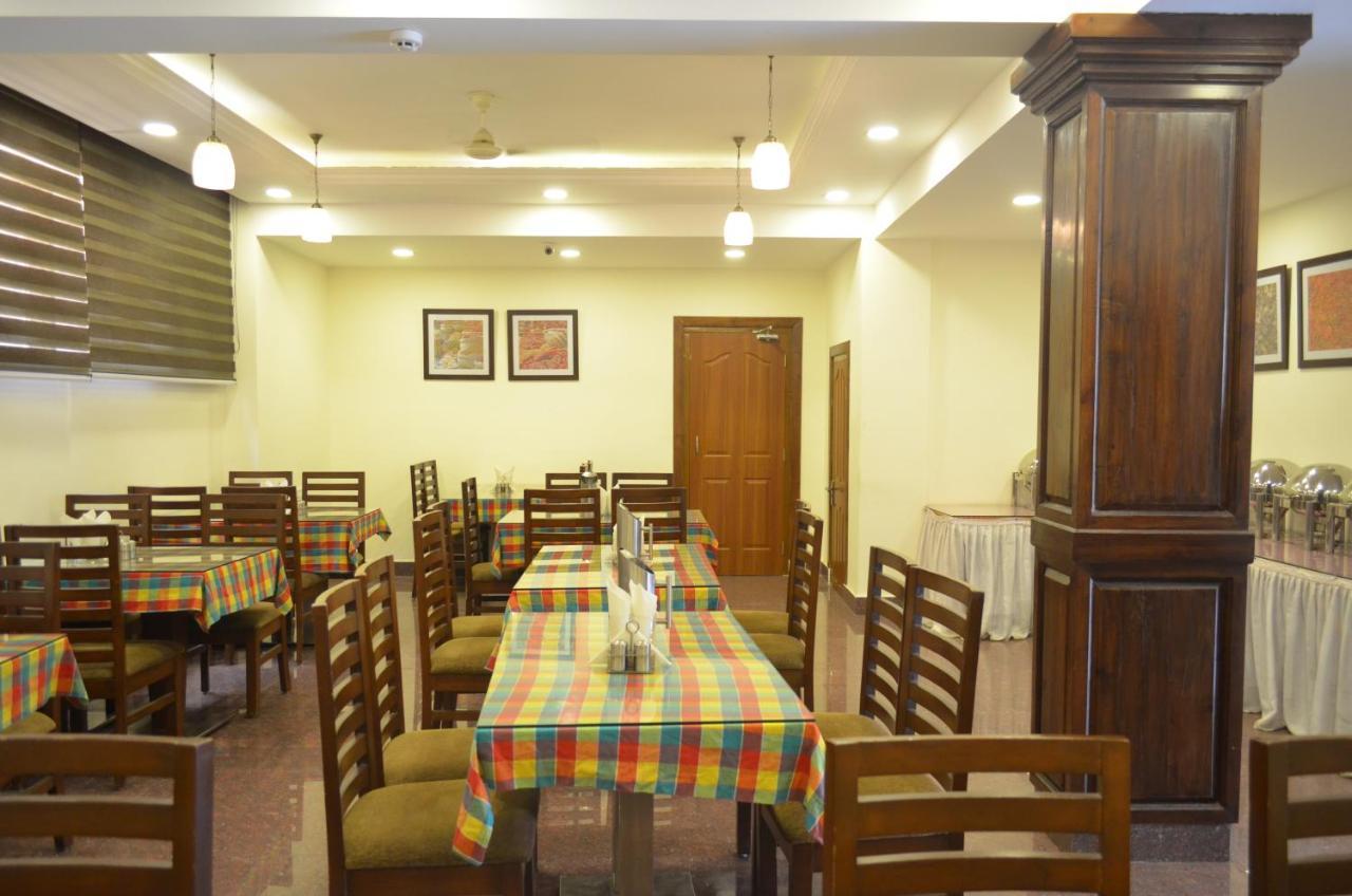 Hotel The Valley View Kashmir Srīnagar Екстериор снимка