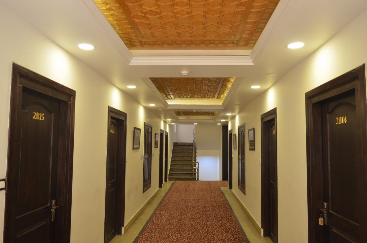 Hotel The Valley View Kashmir Srīnagar Екстериор снимка