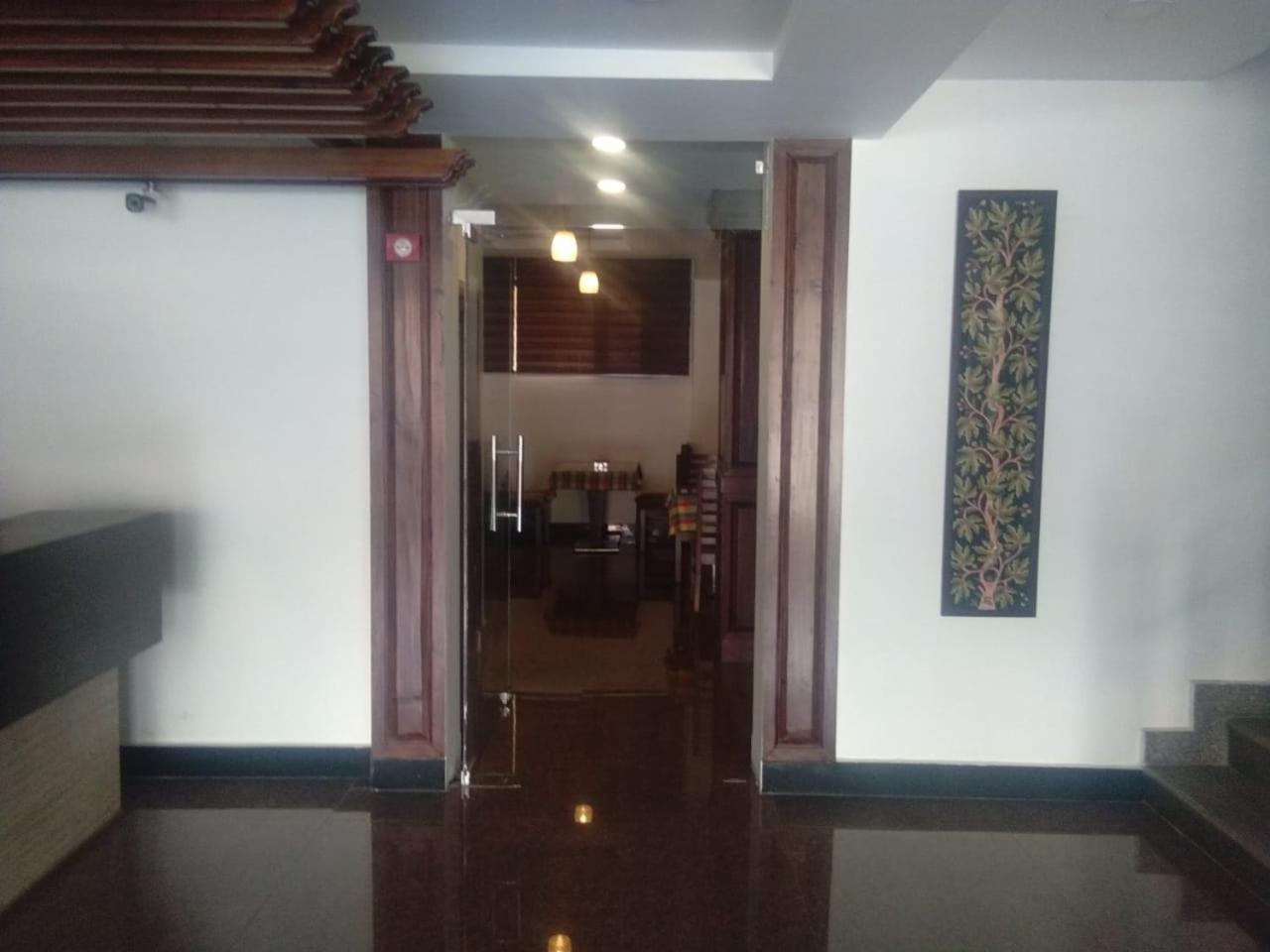 Hotel The Valley View Kashmir Srīnagar Екстериор снимка