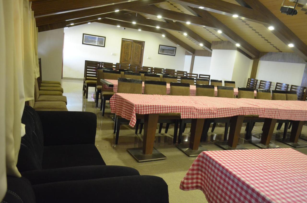 Hotel The Valley View Kashmir Srīnagar Екстериор снимка
