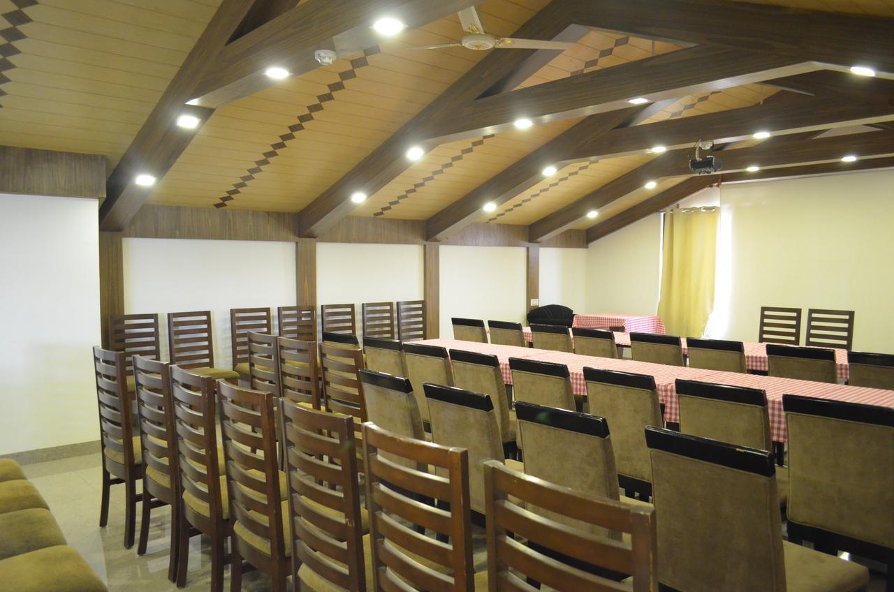Hotel The Valley View Kashmir Srīnagar Екстериор снимка